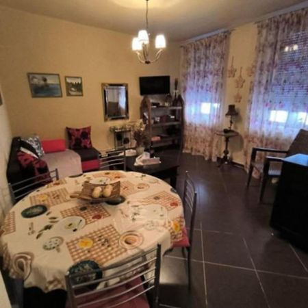 Cozy Apartment Alexandros Near Aqueduct Kavala Exterior photo